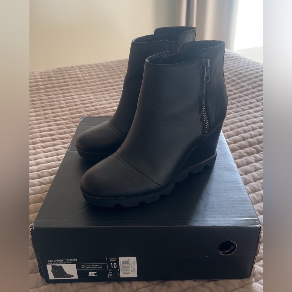 Sorel Black Ankle Boots with Zipper